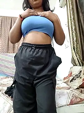 Snapshot of MohiniHott chatting on June 3, 6:47 am MohiniHott online show from June 3, 6:47 am