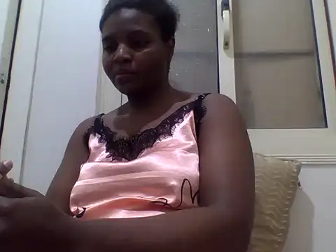 queenzuena online show from May 8, 9:51 pm