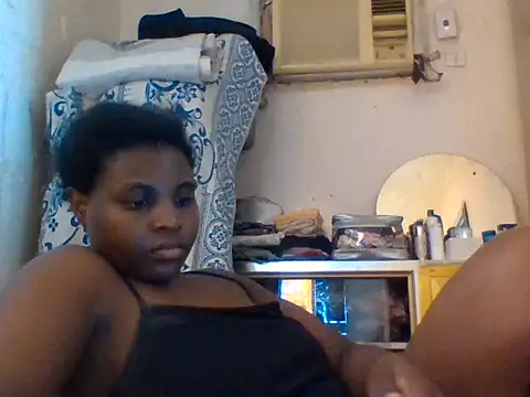 queenzuena online show from June 23, 1:42 pm
