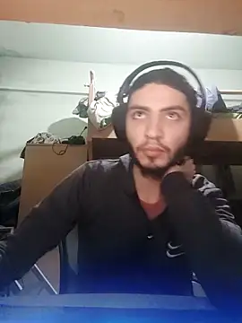 kleineid77 online show from December 1, 8:32 pm