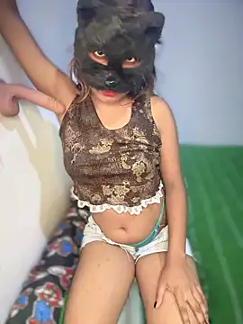 Snapshot of Little__Zara chatting on September 25, 4:46 pm Little  Zara online show from September 25, 4:46 pm