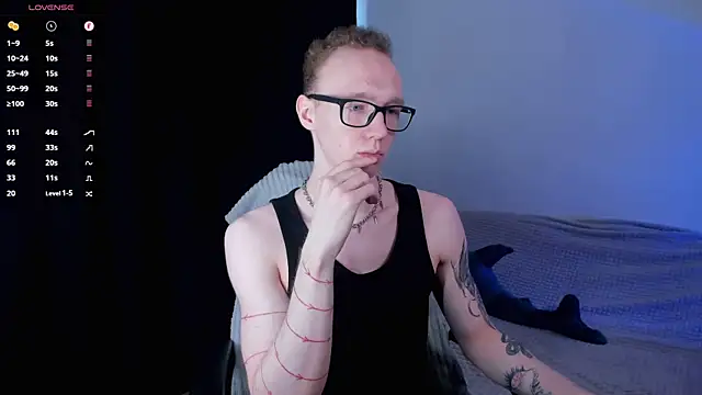 Snapshot of Alex_silents chatting on July 16, 1:19 pm Alex silents online show from July 16, 1:19 pm