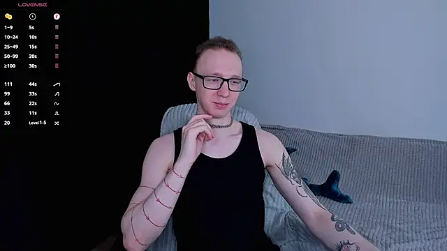 Snapshot of Alex_silents chatting on June 27, 2:45 pm Alex silents online show from June 27, 2:45 pm