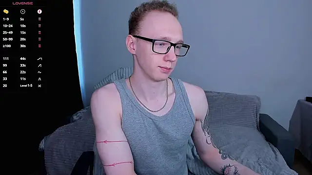 Snapshot of Alex_silents chatting on June 30, 1:00 pm Alex silents online show from June 30, 1:00 pm