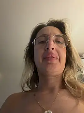 Snapshot of casalinga88 chatting on February 11, 7:08 am casalinga88 online show from February 11, 7:08 am