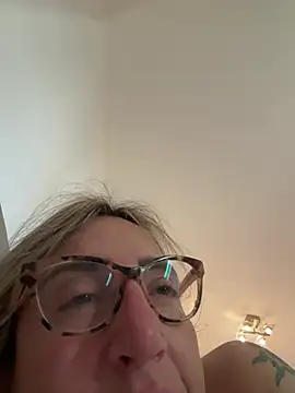 Snapshot of casalinga88 chatting on March 18, 7:01 am casalinga88 online show from March 18, 7:01 am