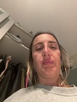 Snapshot of casalinga88 chatting on September 27, 1:17 pm casalinga88 online show from September 27, 1:17 pm
