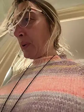 Snapshot of casalinga88 chatting on December 2, 7:59 pm casalinga88 online show from December 2, 7:59 pm