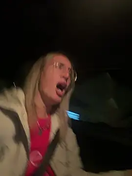 Snapshot of casalinga88 chatting on February 27, 9:14 pm casalinga88 online show from February 27, 9:14 pm