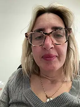 Snapshot of casalinga88 chatting on March 19, 3:29 pm casalinga88 online show from March 19, 3:29 pm