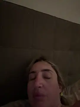 Snapshot of casalinga88 chatting on March 17, 6:51 am casalinga88 online show from March 17, 6:51 am
