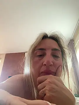 Snapshot of casalinga88 chatting on March 23, 8:04 am casalinga88 online show from March 23, 8:04 am