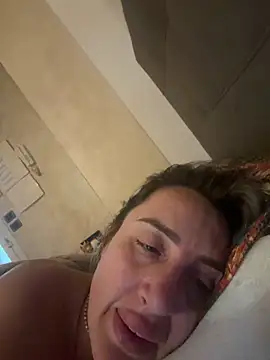 Snapshot of casalinga88 chatting on February 25, 6:46 am casalinga88 online show from February 25, 6:46 am