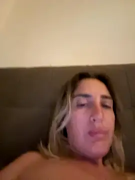 Snapshot of casalinga88 chatting on October 24, 5:39 am casalinga88 online show from October 24, 5:39 am