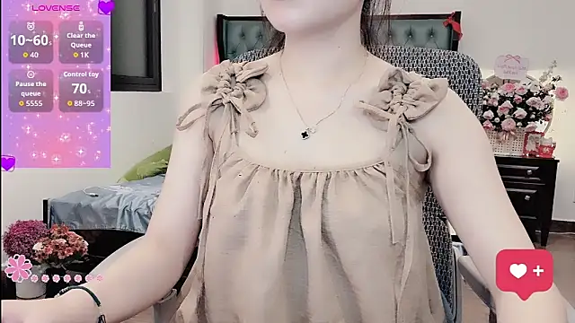 Berrysweet 68 online show from April 3, 2:23 pm