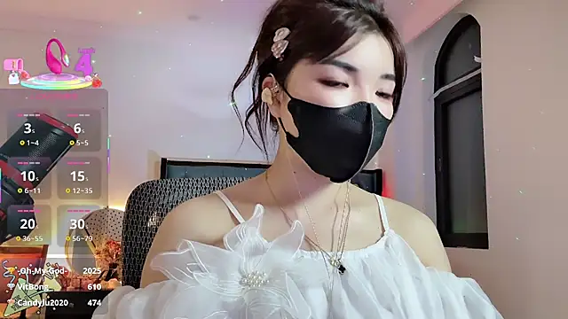 Snapshot of Berrysweet_68 chatting on October 2, 10:13 pm Berrysweet 68 online show from October 2, 10:13 pm