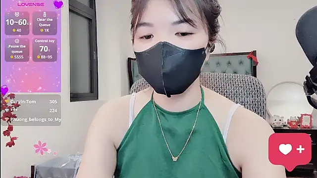 Berrysweet 68 online show from April 8, 3:35 pm