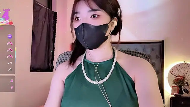 Berrysweet 68 online show from October 26, 2:17 pm