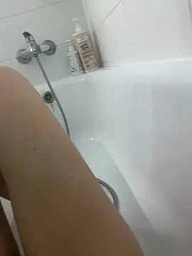 Adela Vetta online show from December 13, 9:32 pm