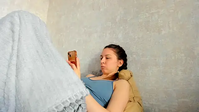 Snapshot of Adela_Vetta chatting on March 3, 2:39 pm Adela Vetta online show from March 3, 2:39 pm