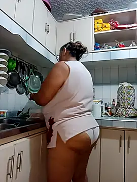 Snapshot of BBW_salome chatting on October 29, 3:33 pm BBW salome online show from October 29, 3:33 pm