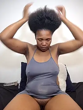 Snapshot of Curvy_sluty chatting on October 9, 9:54 am Curvy sluty online show from October 9, 9:54 am