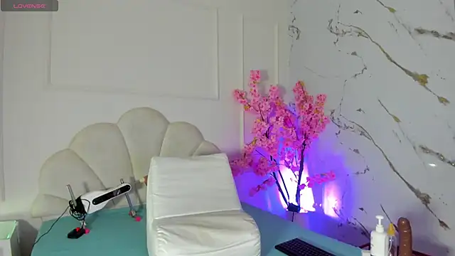 Snapshot of Amykord chatting on October 9, 11:33 am Amykord online show from October 9, 11:33 am