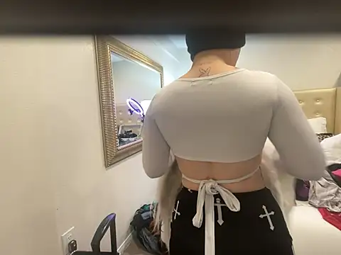 Snapshot of tatted-bitty chatting on March 14, 7:59 am tatted-bitty online show from March 14, 7:59 am