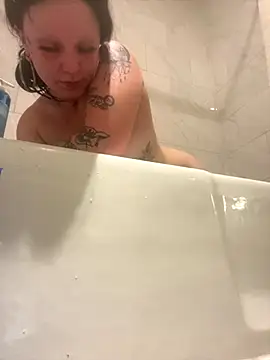 Snapshot of tatted-bitty chatting on September 24, 6:09 am tatted-bitty online show from September 24, 6:09 am