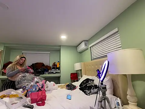 Snapshot of tatted-bitty chatting on March 21, 3:01 am tatted-bitty online show from March 21, 3:01 am