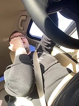 ionut9879 online show from March 4, 1:19 pm