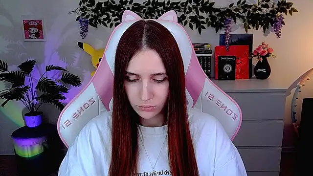 Snapshot of AliceCharmy chatting on March 8, 1:25 pm AliceCharmy online show from March 8, 1:25 pm