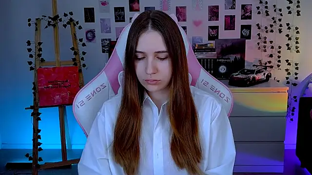 AliceCharmy online show from October 10, 5:30 am