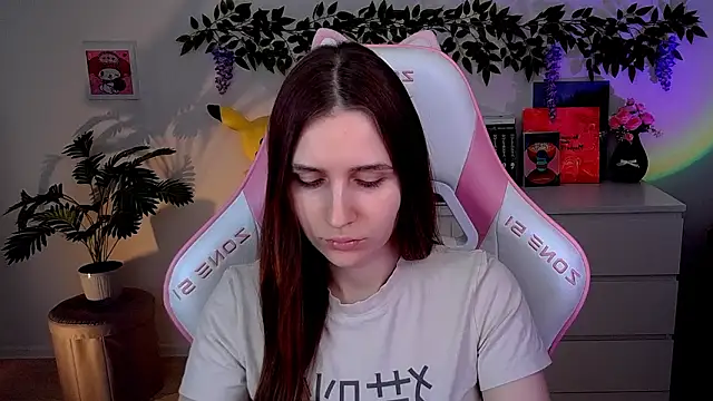 Snapshot of AliceCharmy chatting on March 26, 3:54 pm AliceCharmy online show from March 26, 3:54 pm