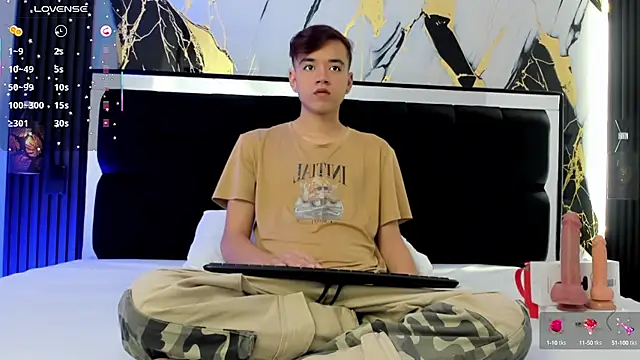 Snapshot of bunny_maxi chatting on October 5, 12:29 pm bunny maxi online show from October 5, 12:29 pm