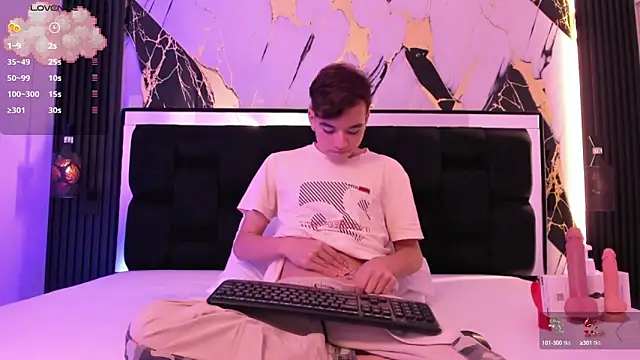 Snapshot of bunny_maxi chatting on October 11, 12:39 pm bunny maxi online show from October 11, 12:39 pm
