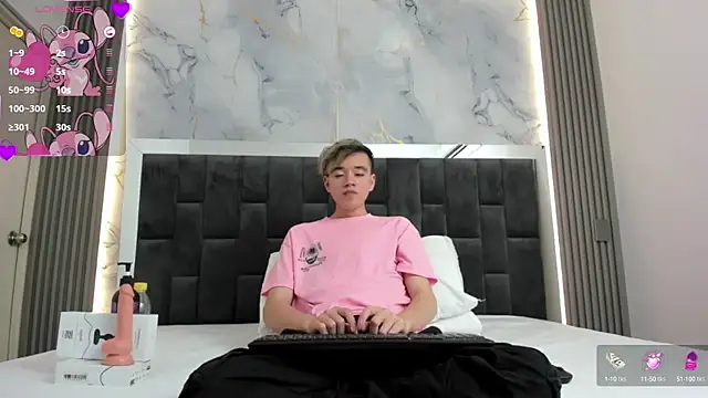 Snapshot of bunny_maxi chatting on February 9, 3:34 pm bunny maxi online show from February 9, 3:34 pm