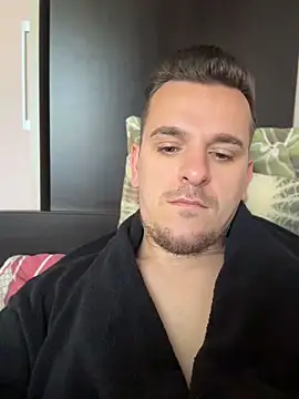 Snapshot of Huge_cock22cm chatting on June 8, 5:30 am Huge cock22cm online show from June 8, 5:30 am