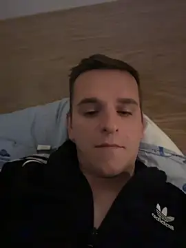 Snapshot of Huge_cock22cm chatting on July 20, 8:54 am Huge cock22cm online show from July 20, 8:54 am