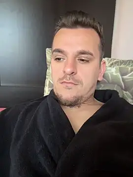Snapshot of Huge_cock22cm chatting on June 14, 6:14 am Huge cock22cm online show from June 14, 6:14 am