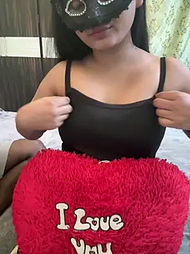 Snapshot of Magical-Couple-telugu chatting on February 2, 11:18 am Magical-Couple-telugu online show from February 2, 11:18 am