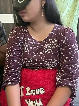 Snapshot of Magical-Couple-telugu chatting on February 9, 3:45 pm Magical-Couple-telugu online show from February 9, 3:45 pm