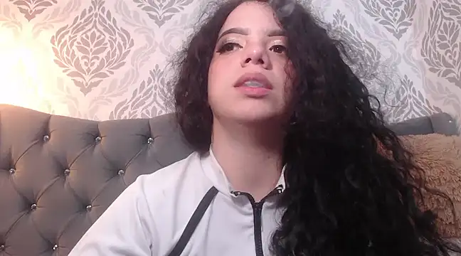 EmmaCowperr online show from March 13, 3:17 pm