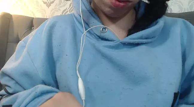 EmmaCowperr online show from February 28, 7:14 pm