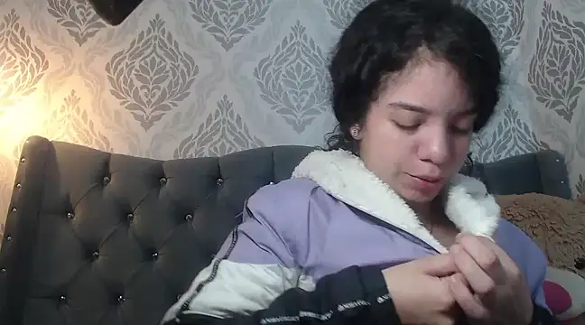 EmmaCowperr online show from March 7, 2:34 pm