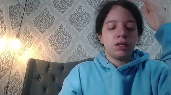 EmmaCowperr online show from February 28, 1:03 pm