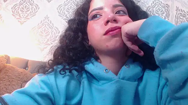 EmmaCowperr online show from February 20, 7:19 pm