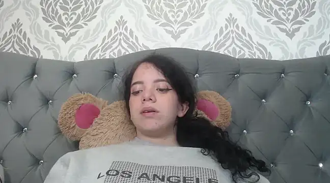 EmmaCowperr online show from March 3, 7:07 pm