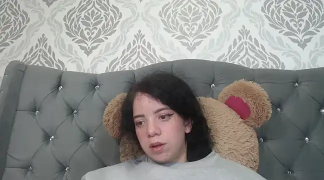 EmmaCowperr online show from March 3, 4:05 pm