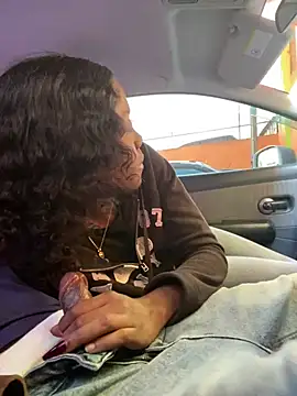 NillaMontana online show from January 4, 6:51 pm